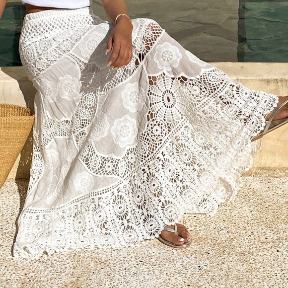 White Bohemian Women's Elegant Hollow Knit Lightweight Skirt - Picture 4 of 8